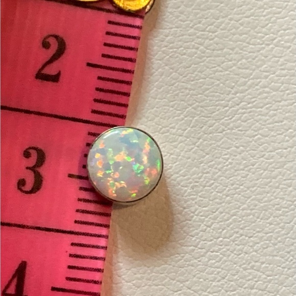 Vtg Sterling & White Opal Round Stud Earrings / 6mm - Picture 8 of 8